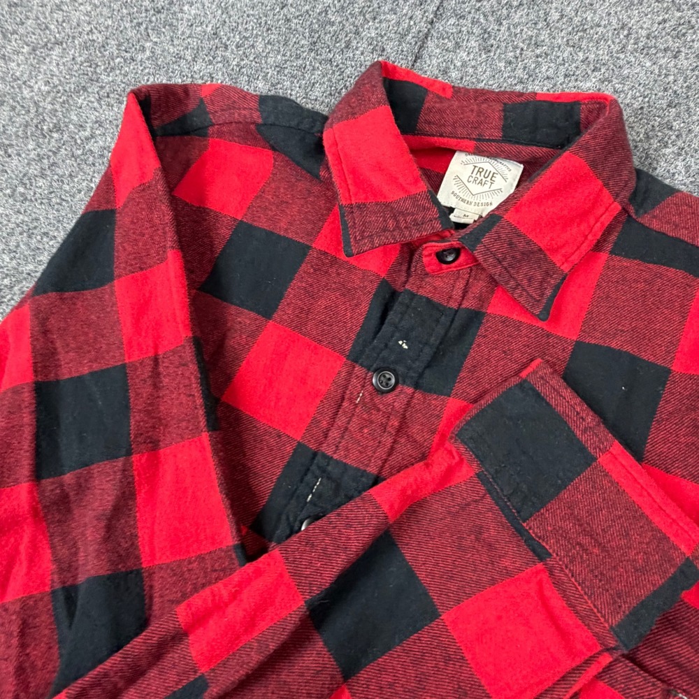 True Craft Mens Size M Medium Red Black Buffalo Plaid Flannel Button Down Shirt